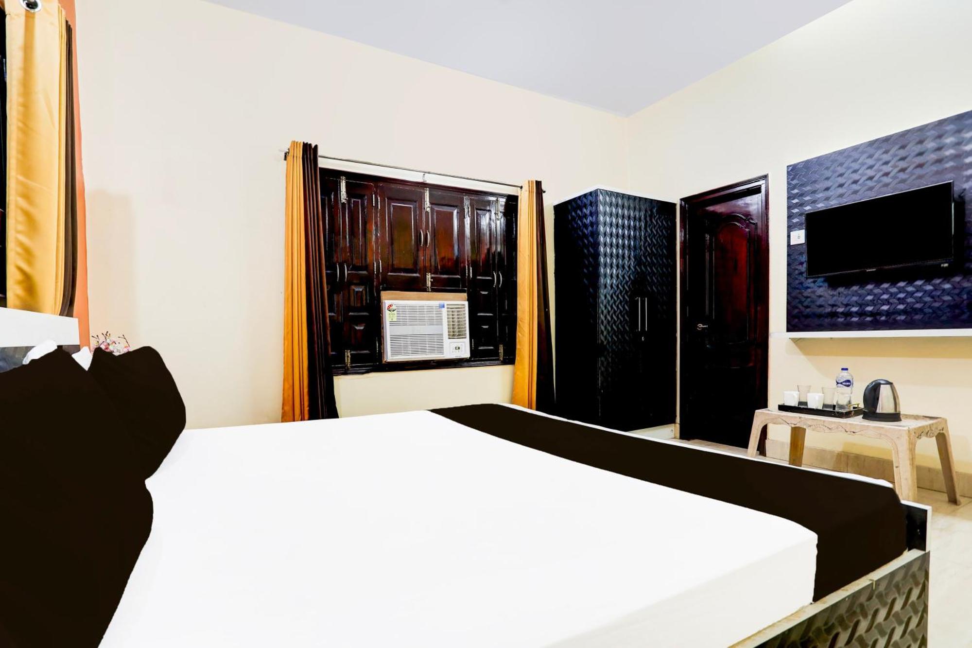 Hotel O R B Palace พาราณสี ภายนอก รูปภาพ
