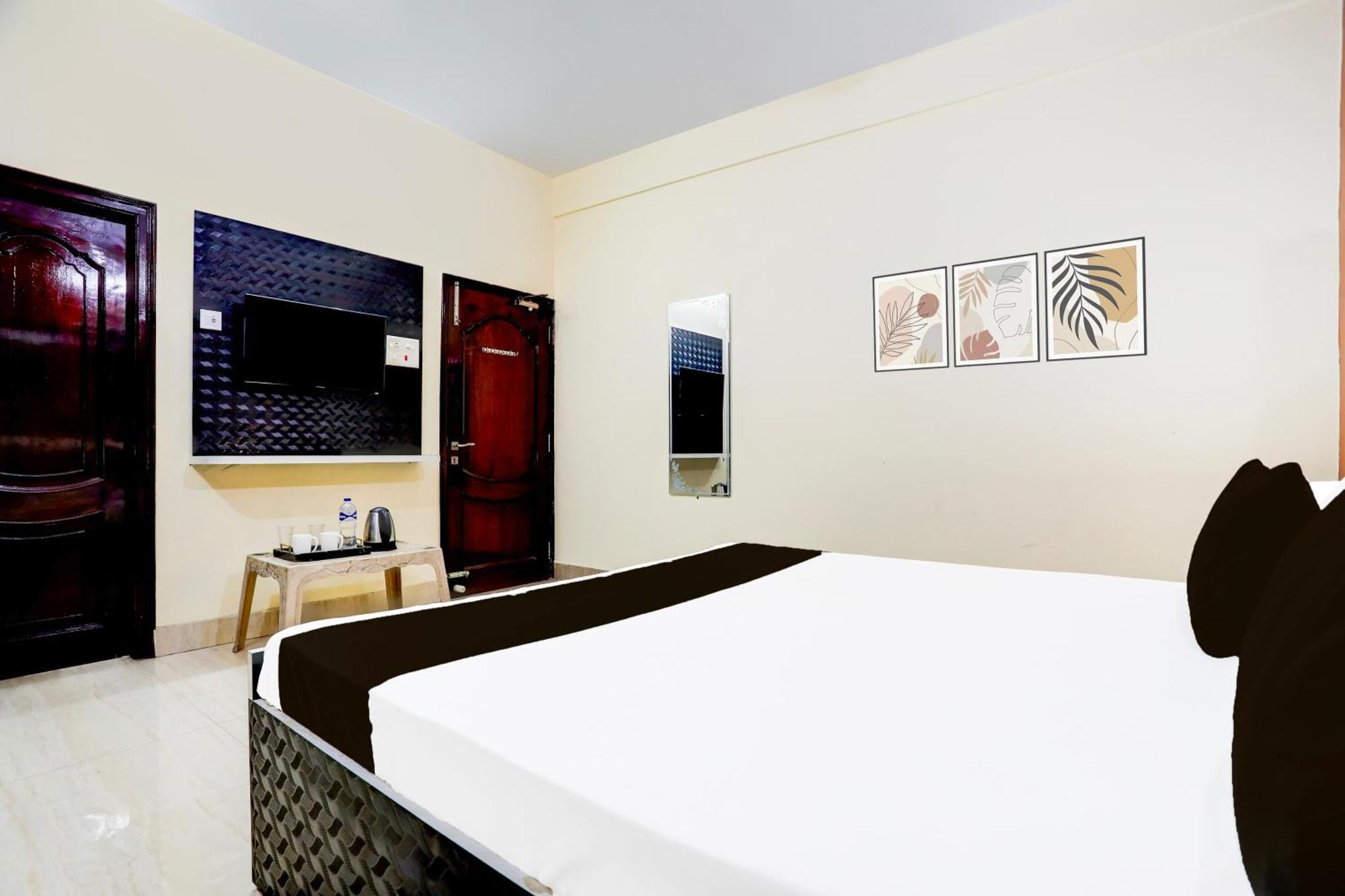 Hotel O R B Palace พาราณสี ภายนอก รูปภาพ