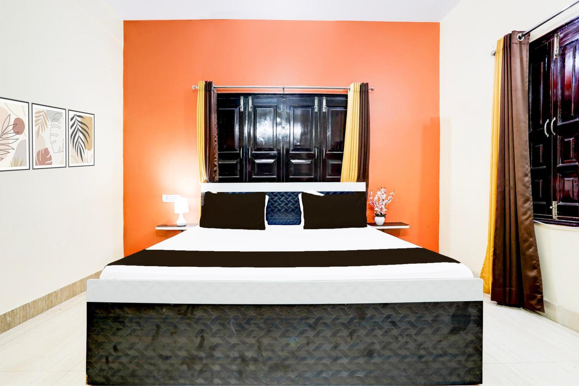 Hotel O R B Palace พาราณสี ภายนอก รูปภาพ